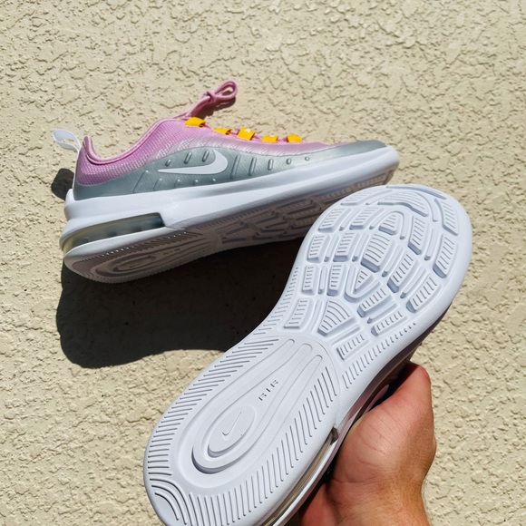 W Nike Air Max Axis - Picture 4 of 9